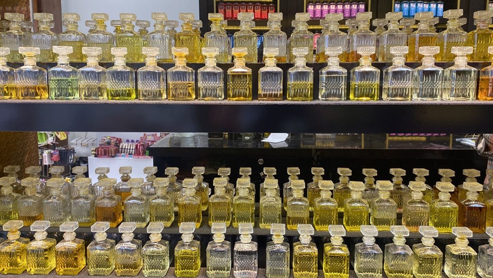 Bayram Tezgahı: Şekerden Kolonyaya Renk Cümbüşü 75 V zV au kqldHGDvFHh A