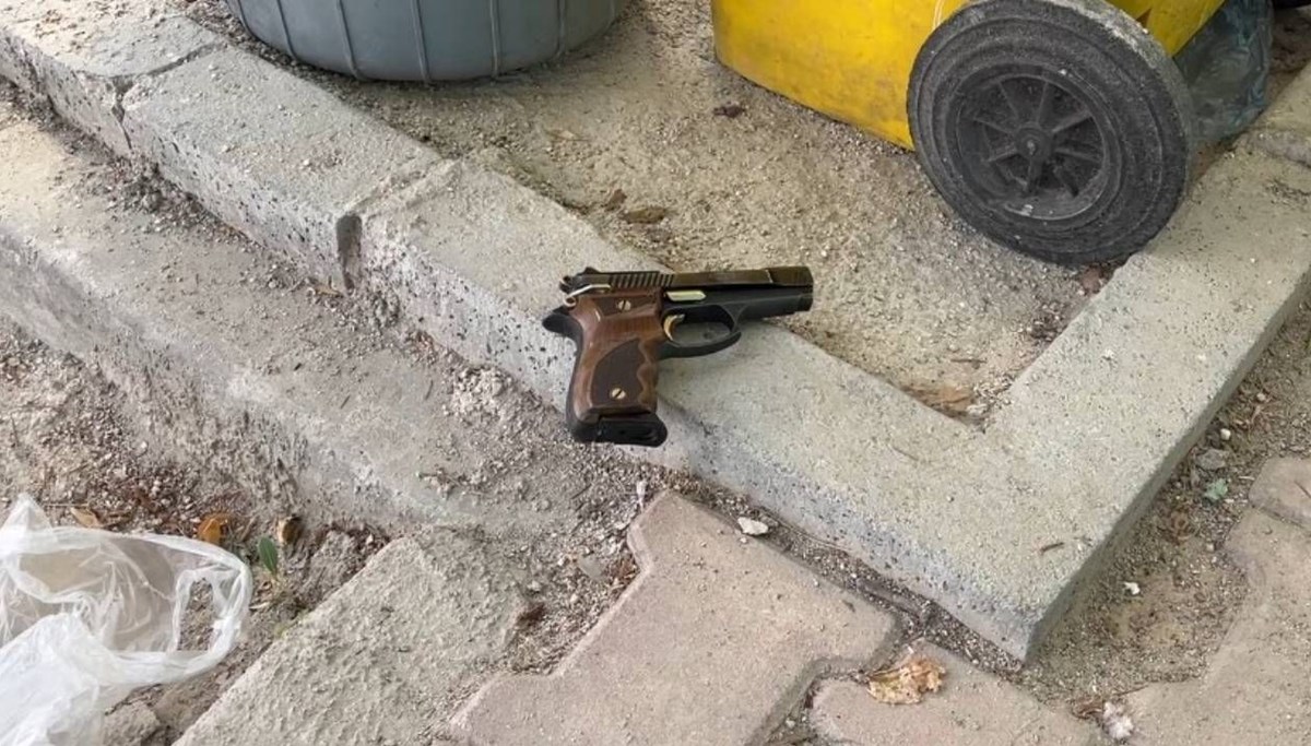 Konya'da çöpte tabanca bulundu