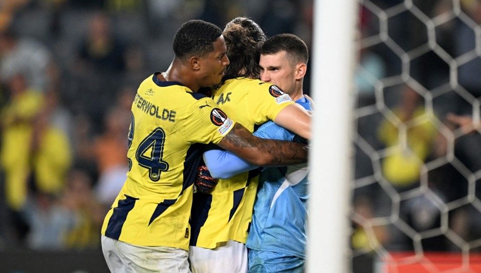 Fenerbahçe resmen açıkladı: Jayden Oosterwolde'ye yeni sözleşme!