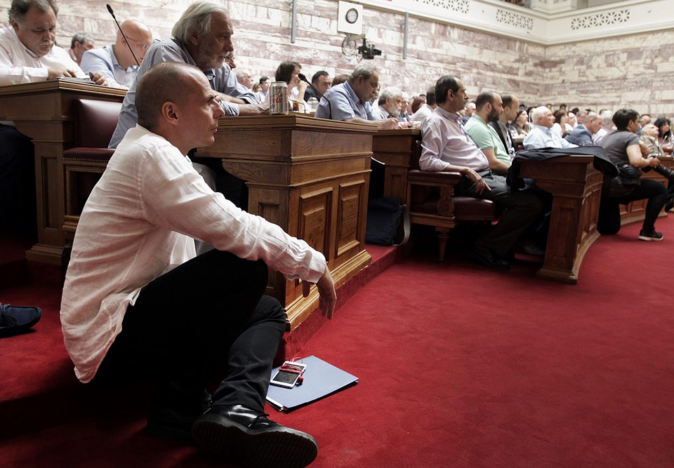 Yunan bakanın zor günleri - 2