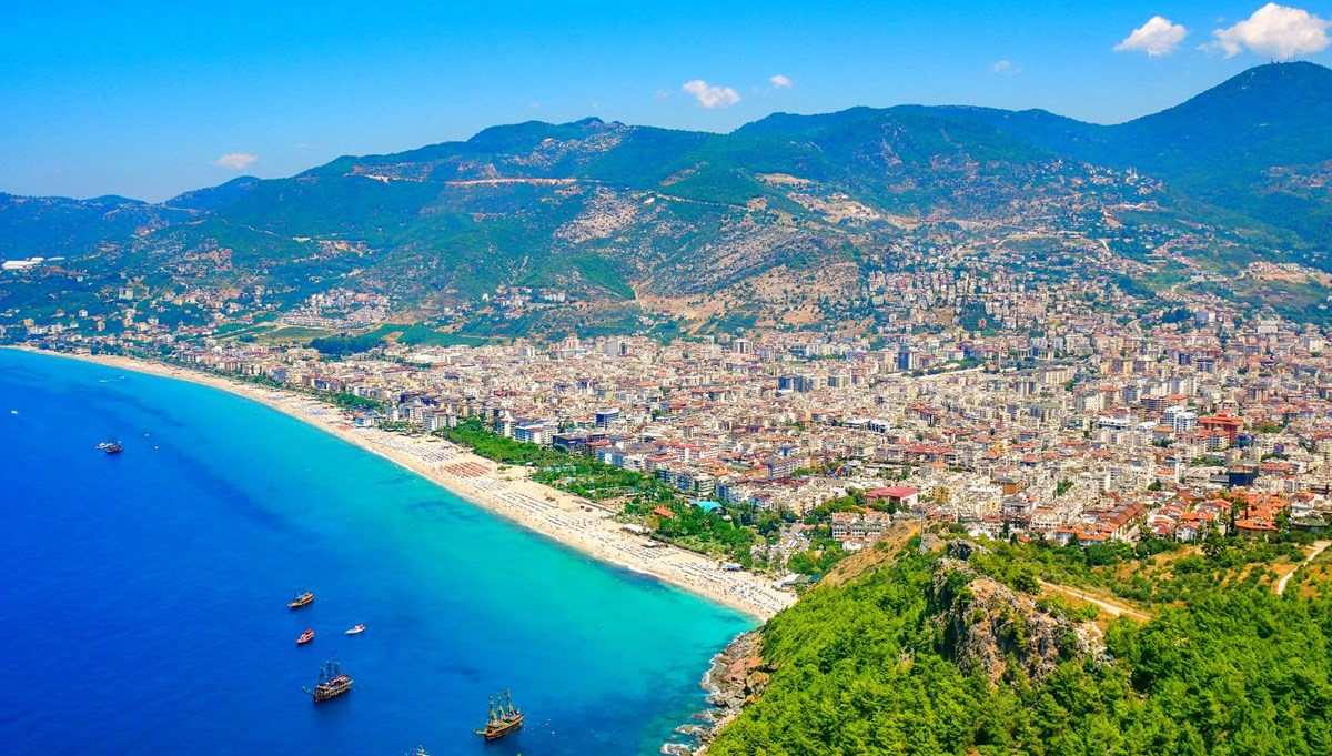 Antalya, pandemiye rağmen 3.4 milyon turist ağırladı