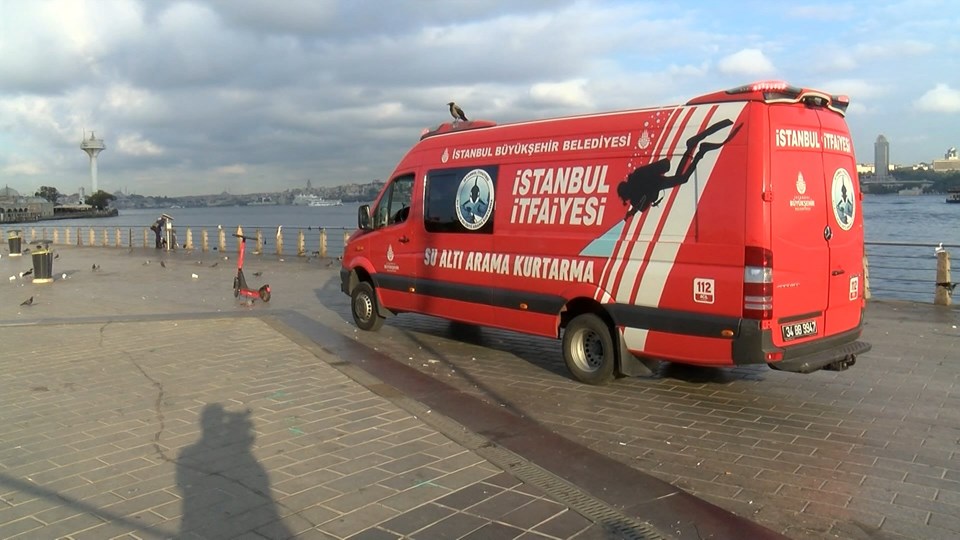 Üsküdar'da denize düşen kadın aranıyor: Ekipler seferber oldu - 1