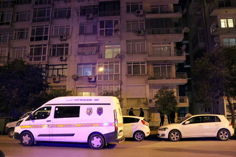 İzmir'de şüpheli ölüm: 7. kattan düşen kadın hayatını kaybetti - 1