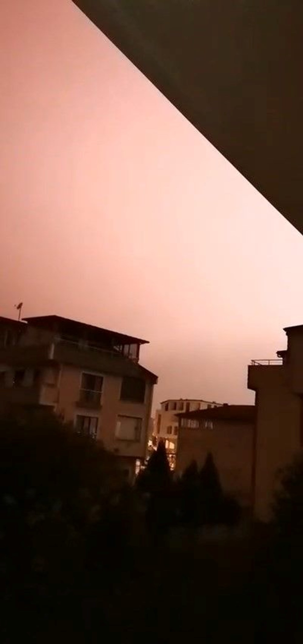 Beyaz ışık yayıldı, elektrikler kesildi - 8