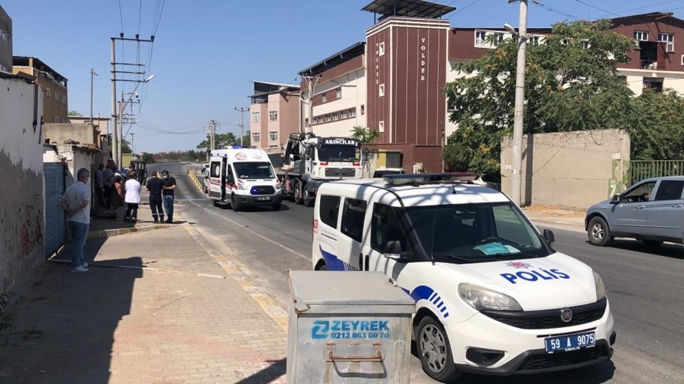 Fabrikada kimyasal gaz paniği: 4 işçi hastaneye kaldırıldı - 1