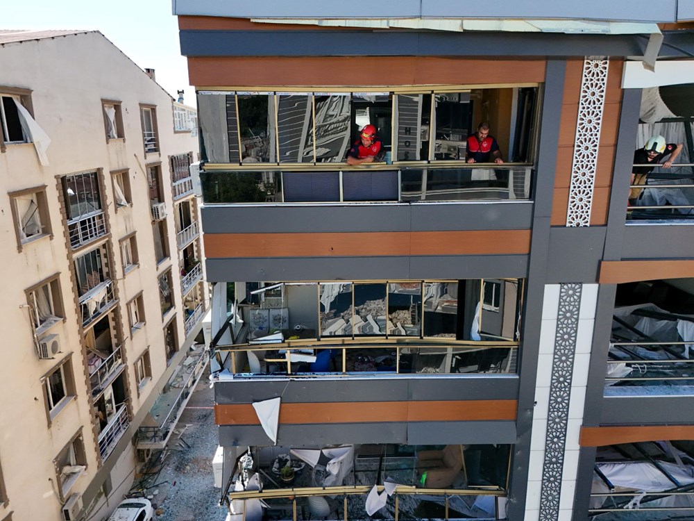 SON DAKİKA HABERİ | İzmir Torbalı’da bir binada patlama: 5
ölü, 63 yaralı - 5