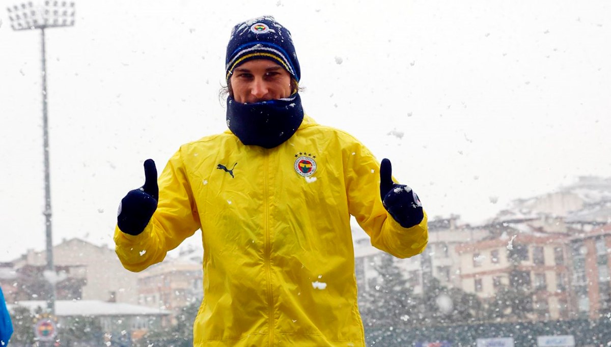 Fenerbahçe'de Çağlar Söyüncü ilk idmanına çıktı Fenerbahçe'de Çağlar Söyüncü ilk idmanına çıktı