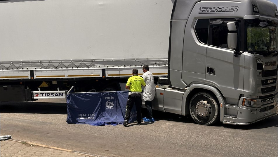 Gaziantep'te TIR kazası: 2 kişi öldü
