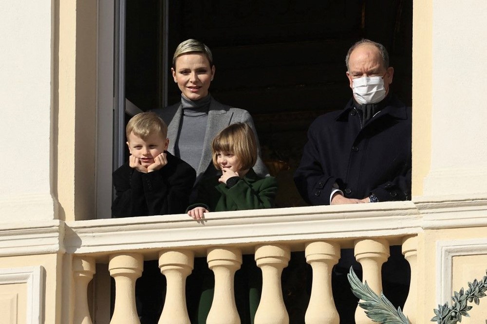 Kraliyette yeniden ayrılık söylentisi: Prens Albert eşi Prenses Charlene'siz baloda - 7