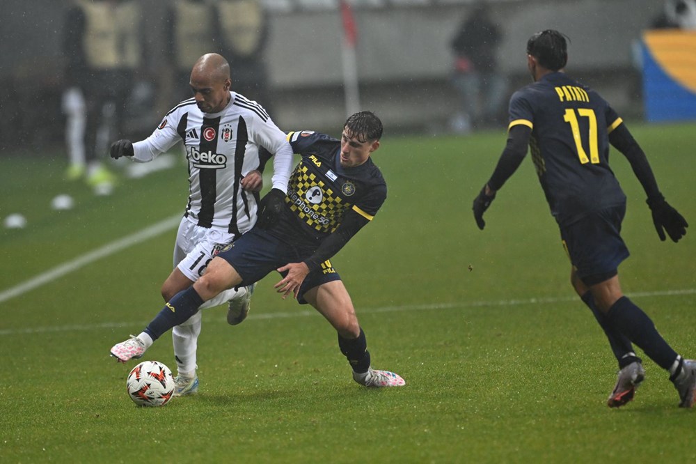 Beşiktaş ve Galatasaray maçlarından galibiyet çıkmadı - 25