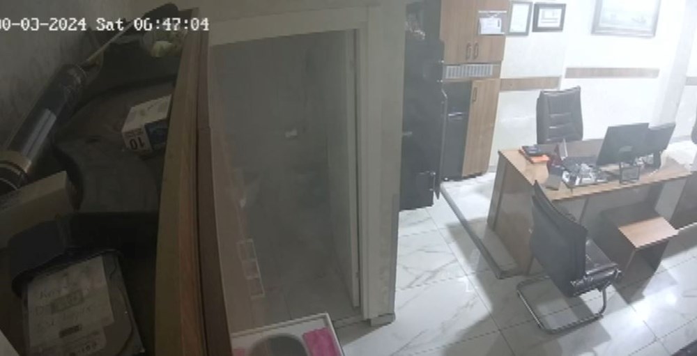 Duvarları dele dele döviz bürosuna ulaştılar! Film gibi soyguna alarm engeli - 12
