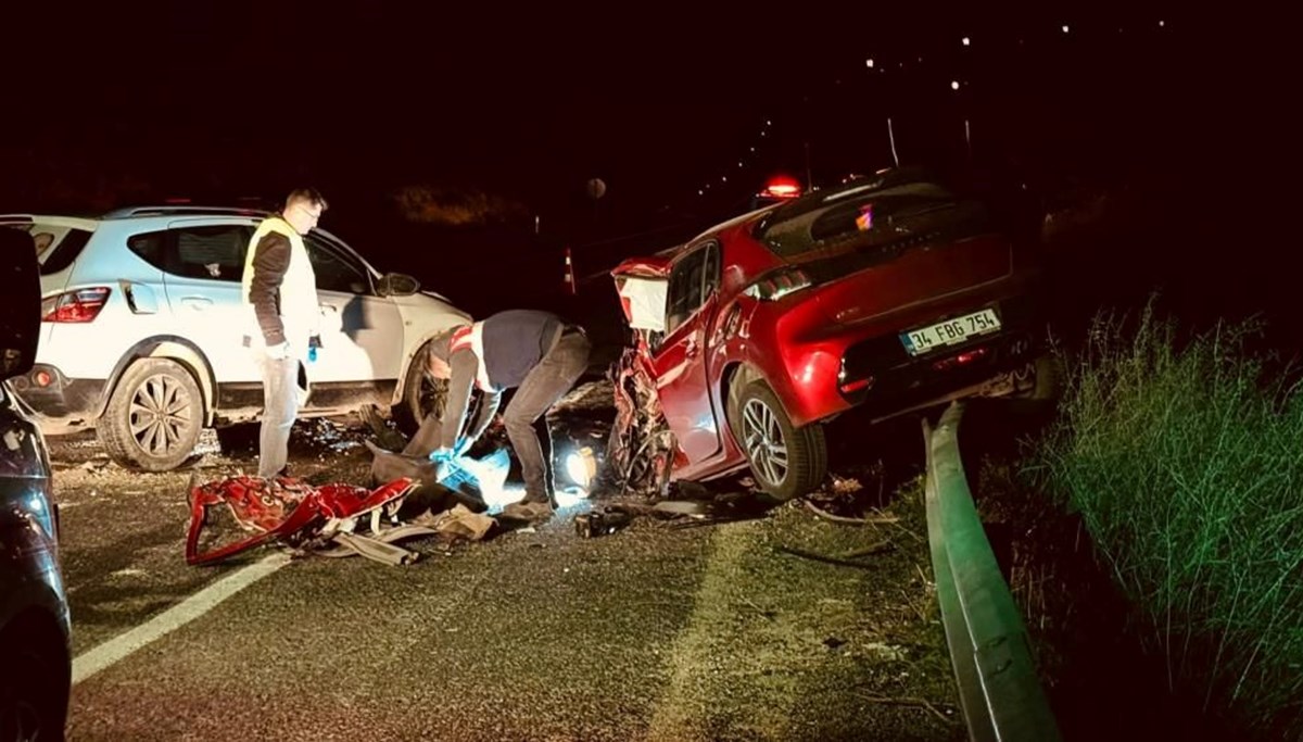 Şanlıurfa’da iki otomobil çarpıştı: 1 ölü, 2 yaralı Şanlıurfa’da iki otomobil çarpıştı: 1 ölü, 2 yaralı