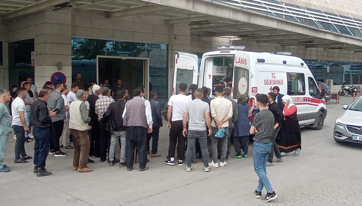 19 yaşındaki Betül’ün yakınına yıldırım düştü, hastanede tedavi altında 19 yaşındaki Betül’ün yakınına yıldırım düştü, hastanede tedavi altında