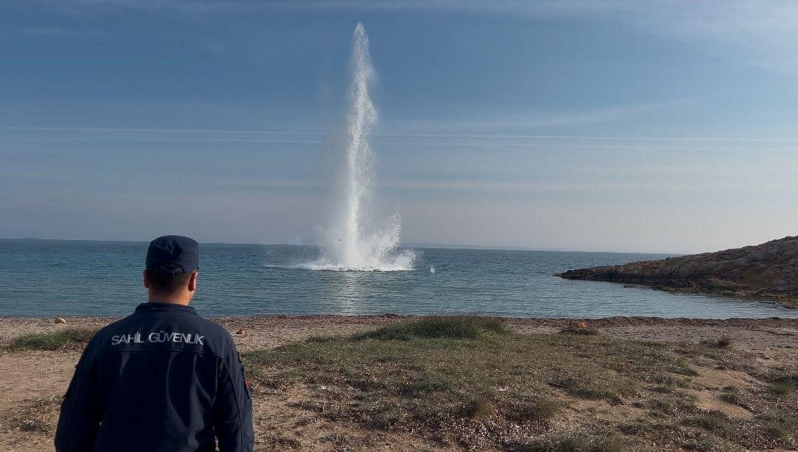 Çanakkale’de denizde bulunan mayın imha edildi