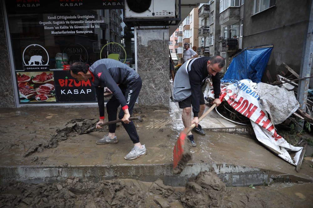 Artvin'de sel gitti, çamur kaldı - 16