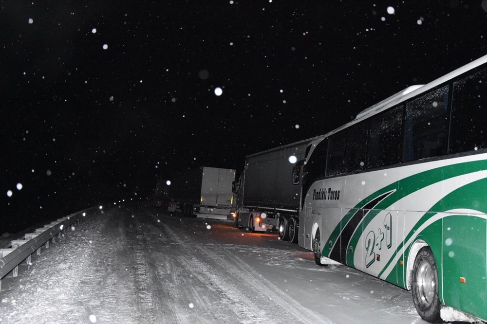 Malatya Adiyaman Karayolu Yogun Kar Nedeniyle Ulasima Kapandi Ntv