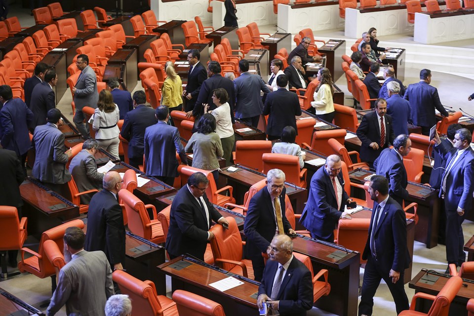 CHP'liler Meclis Genel Kurulu'nu terk etti - 2