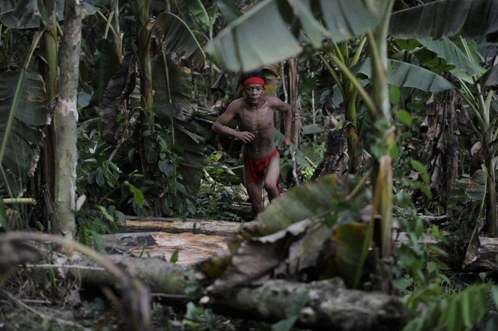 Amazon'da 6 saatlik aşı yolculuğu: Babasını sırtında taşıdı - 12