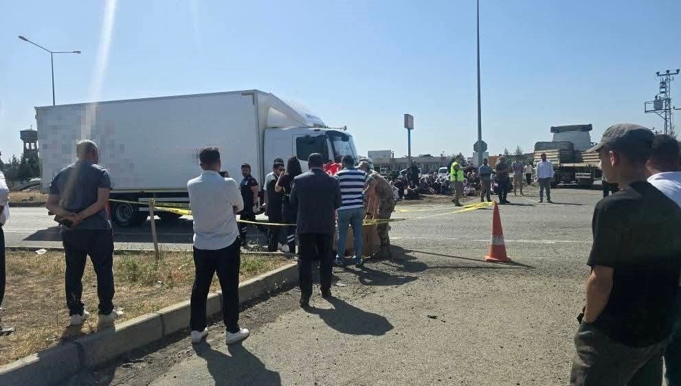 Kamyonun çarptığı öğrenci yaşamını yitirdi