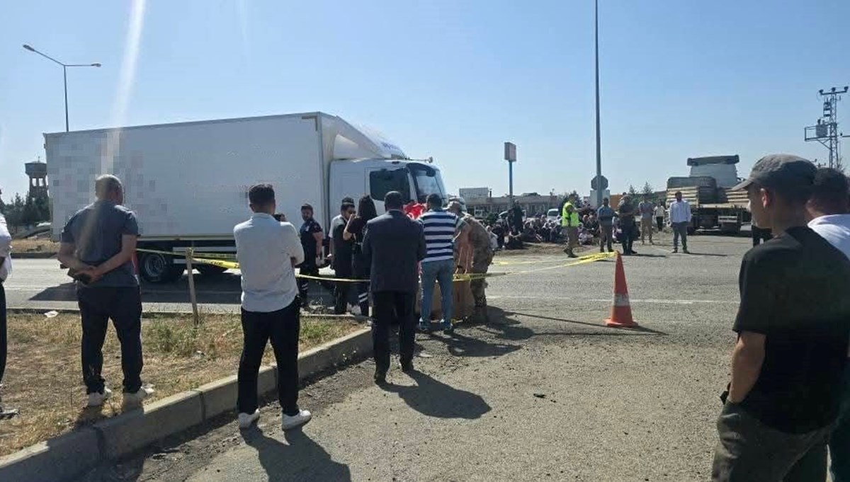 Kamyonun çarptığı öğrenci yaşamını yitirdi Kamyonun çarptığı öğrenci yaşamını yitirdi