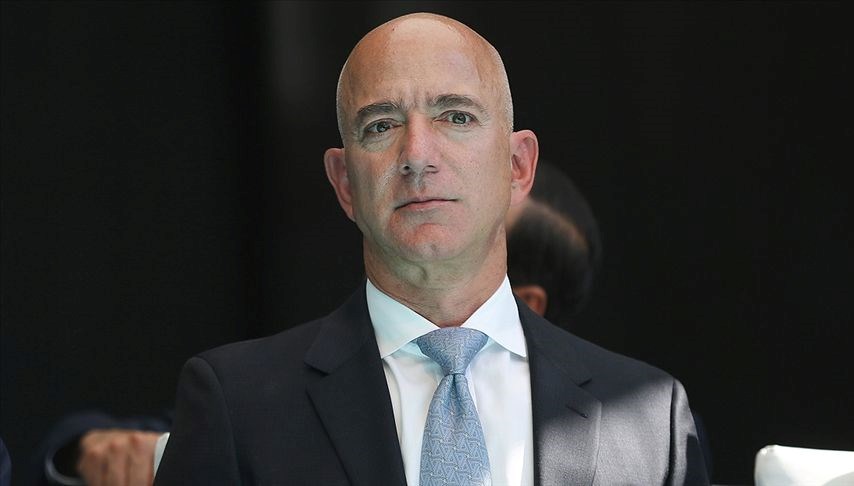 Çiçeği burnunda damat Bezos hisse sattı