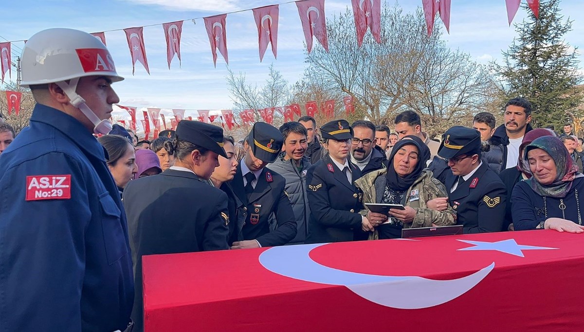 Nevşehir şehidini uğurladı Nevşehir şehidini uğurladı