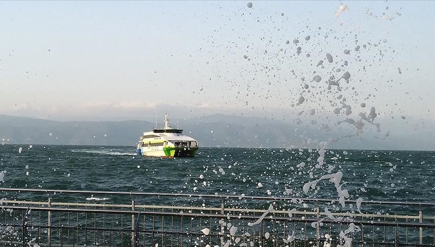 Marmara’da deniz ulaşımına fırtına engeli