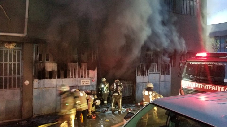 İstanbul'da ambalaj atölyesinde çıkan yangın söndürüldü - 1