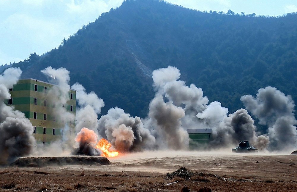 Kim Jong-un'dan Savaş Provası Gözdağı: Tatbikat Alarm Zilleri Çaldırdı! 75 VERPlfcnLkGY3Z6ZTMFO7A