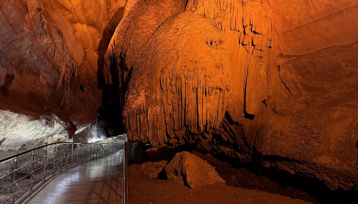 Gökgöl Mağarası bayram tatilinde yaklaşık 4 bin kişiyi ağırladı