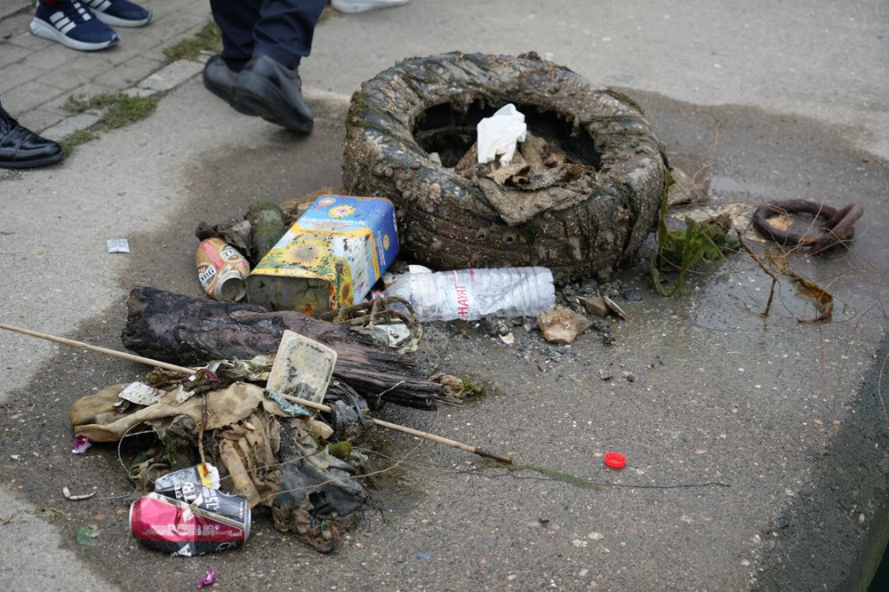 Denizden çıktı: Lastik tekerlekler, teneke kutular, cam şişeler... 75 VGYjGEYZyECeXDSyi9lobg