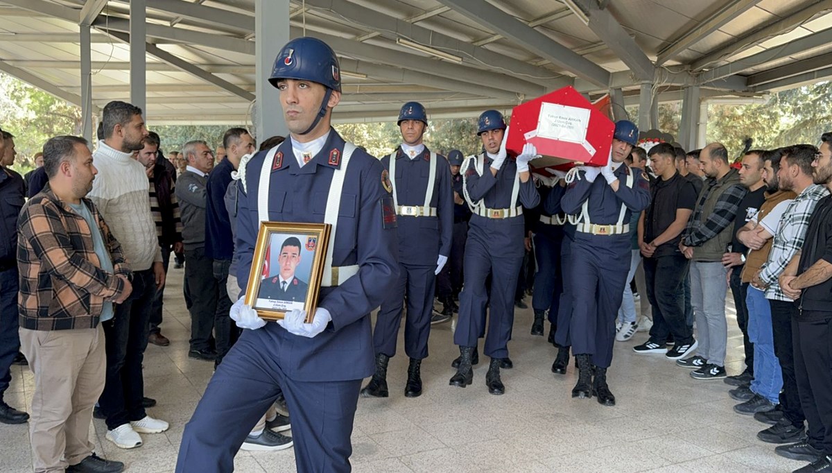 Trafik kazasında yaşamını yitiren uzman çavuşa veda