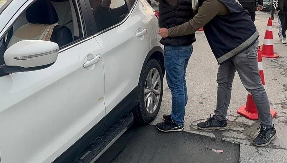 İstanbul'da asayiş uygulaması: 450 şüpheli yakalandı İstanbul'da asayiş uygulaması: 450 şüpheli yakalandı