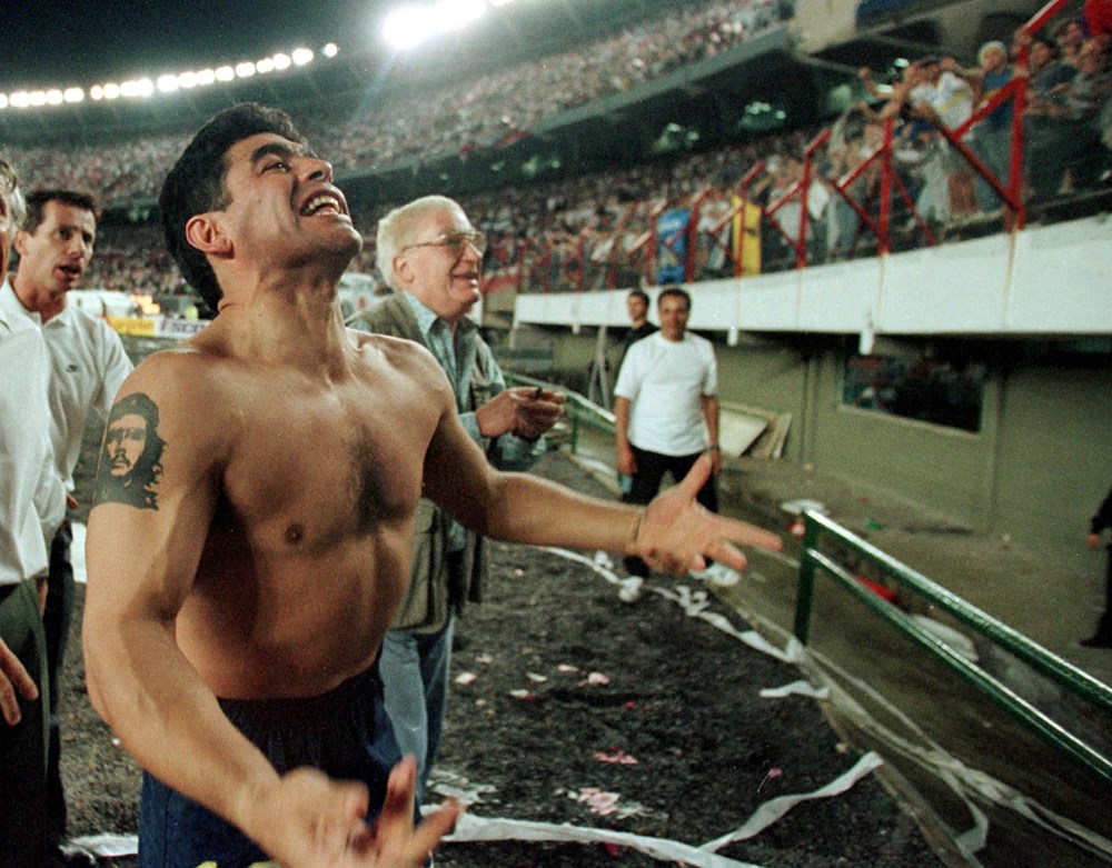 Futbol dünyasından Armando Maradona geçti - 9