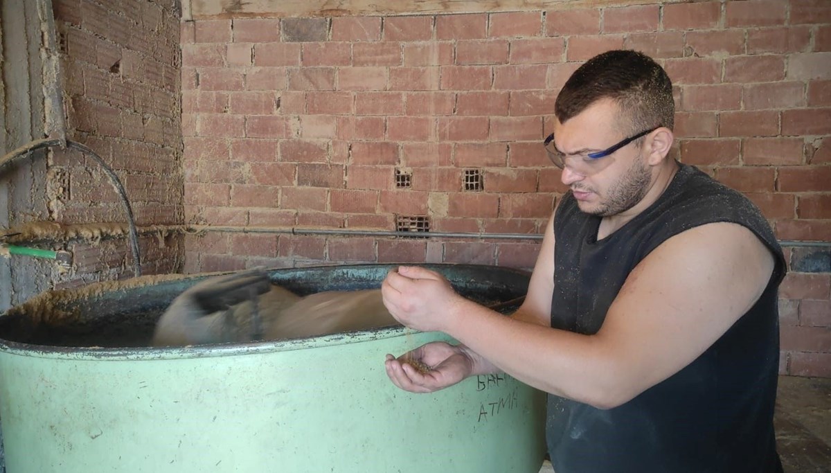 Dedesi kurdu, 3'üncü kuşak olarak işletiyor: Değirmenin çarkları dönüyor