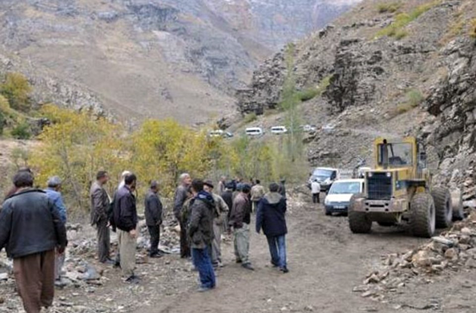 Dağlarda PKK’lı cesedi aradılar  - 1