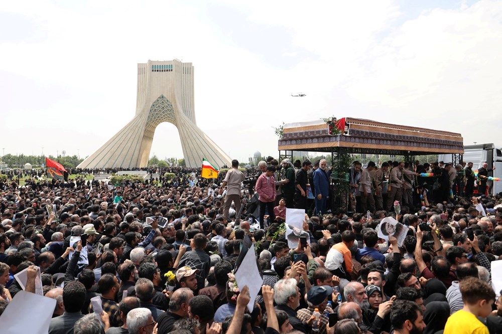 İran Cumhurbaşkanı Reisi'nin mateminde: Bugün son yolculuğuna uğurlanacak - 2
