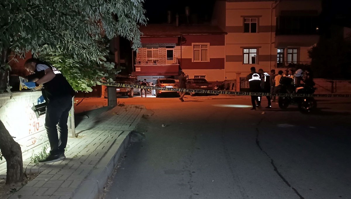 Kız arkadaşının babasını ve ağabeyini vurdu