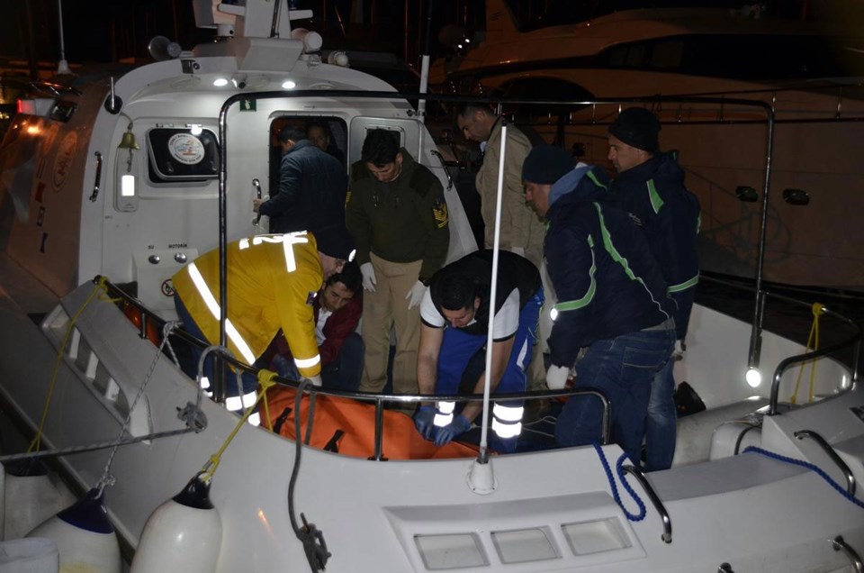 Bodrum'da kaçakları taşıyan tekne battı: 5 ölü - 1
