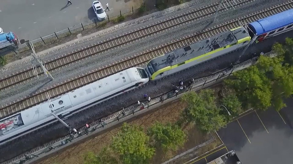 Tuzla'da iki tren kafa kafaya geldi: Faciadan dönüldü - 2