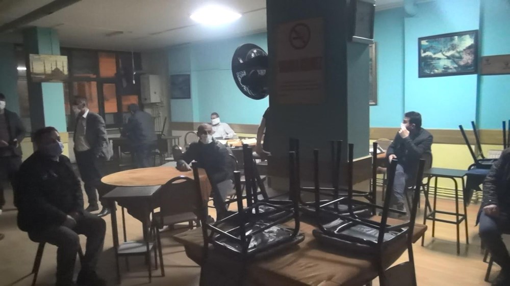 Esenyurt'ta corona baskını: Tuvalet kağıdını maske yaptı - 8