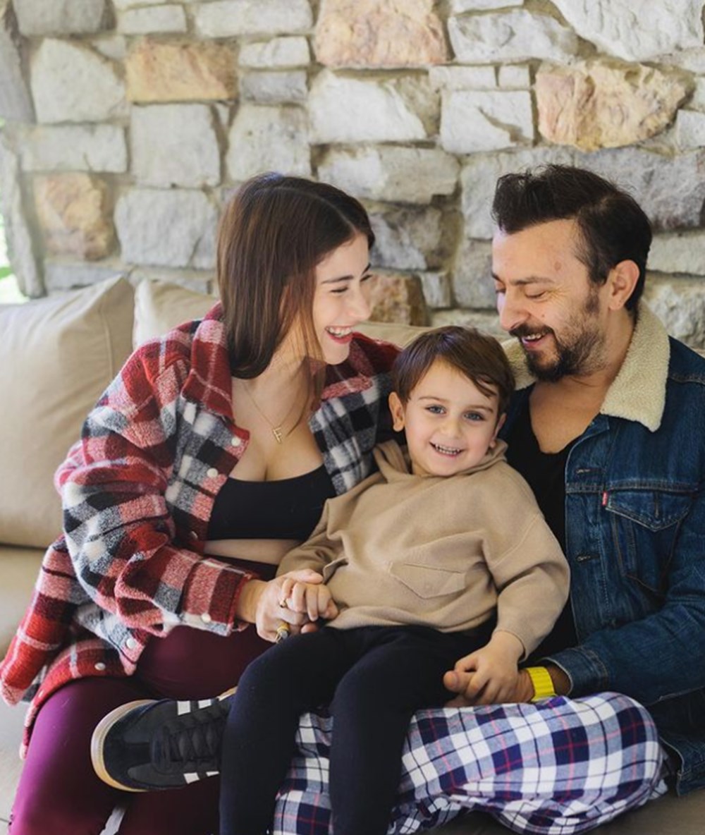 Hazal Kaya'dan karnı burnunda pozlar - 2
