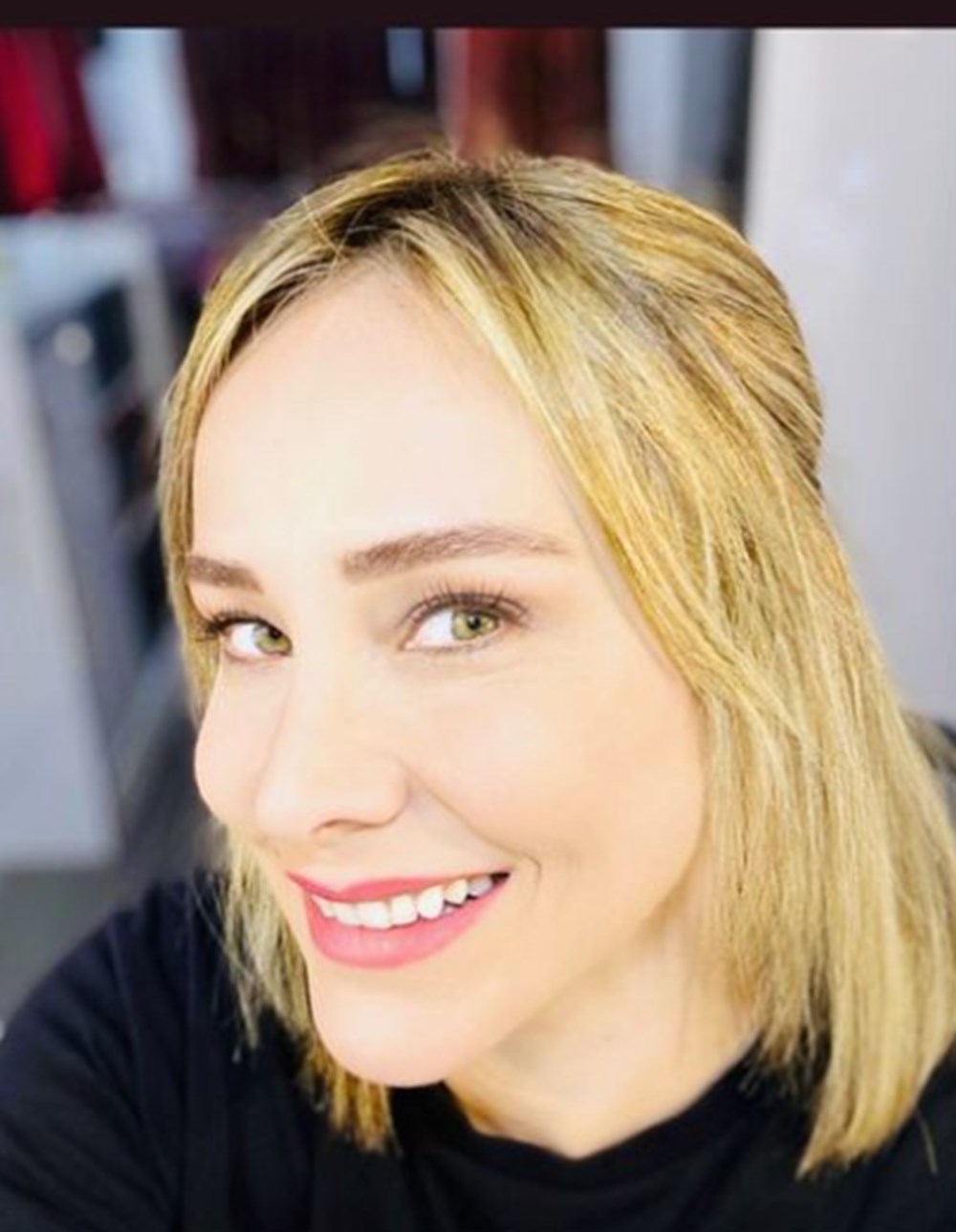 Birce Akalay saçlarını kısacık kestirdi! (Ünlülerin değişimi) - 94