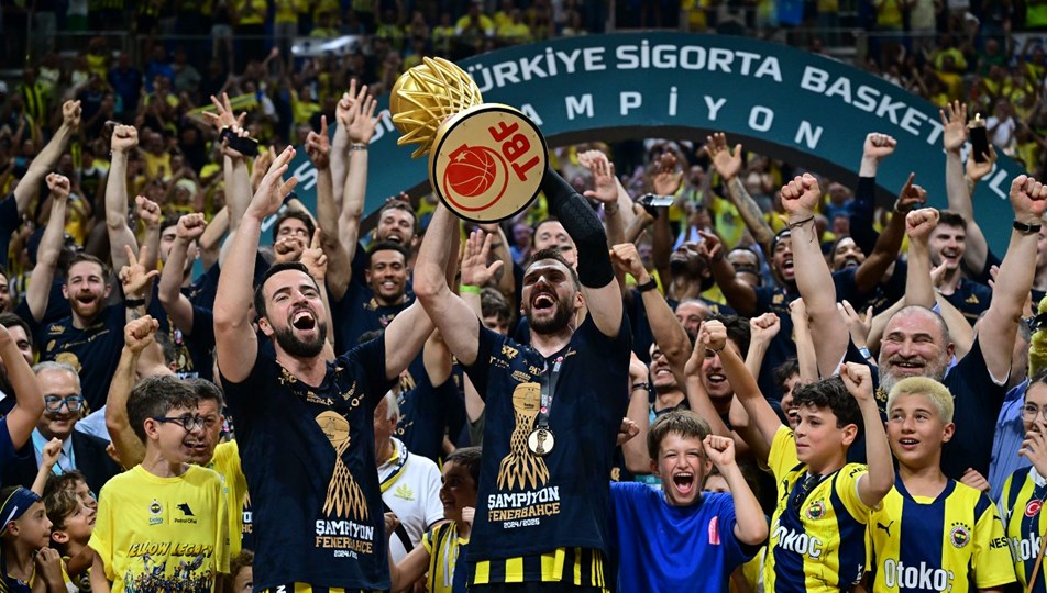 Basketbol Süper Ligi'nde şampiyon Fenerbahçe Beko!