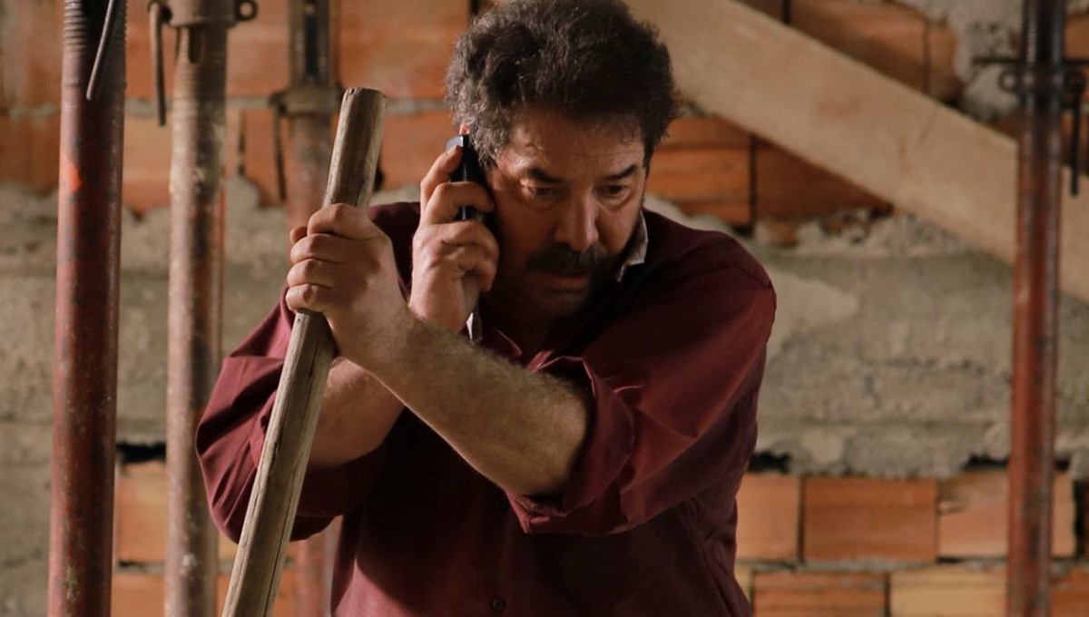 Fikret Kuşkan’a Roza filmiyle En İyi Aktör ödülü Fikret Kuşkan’a Roza filmiyle En İyi Aktör ödülü