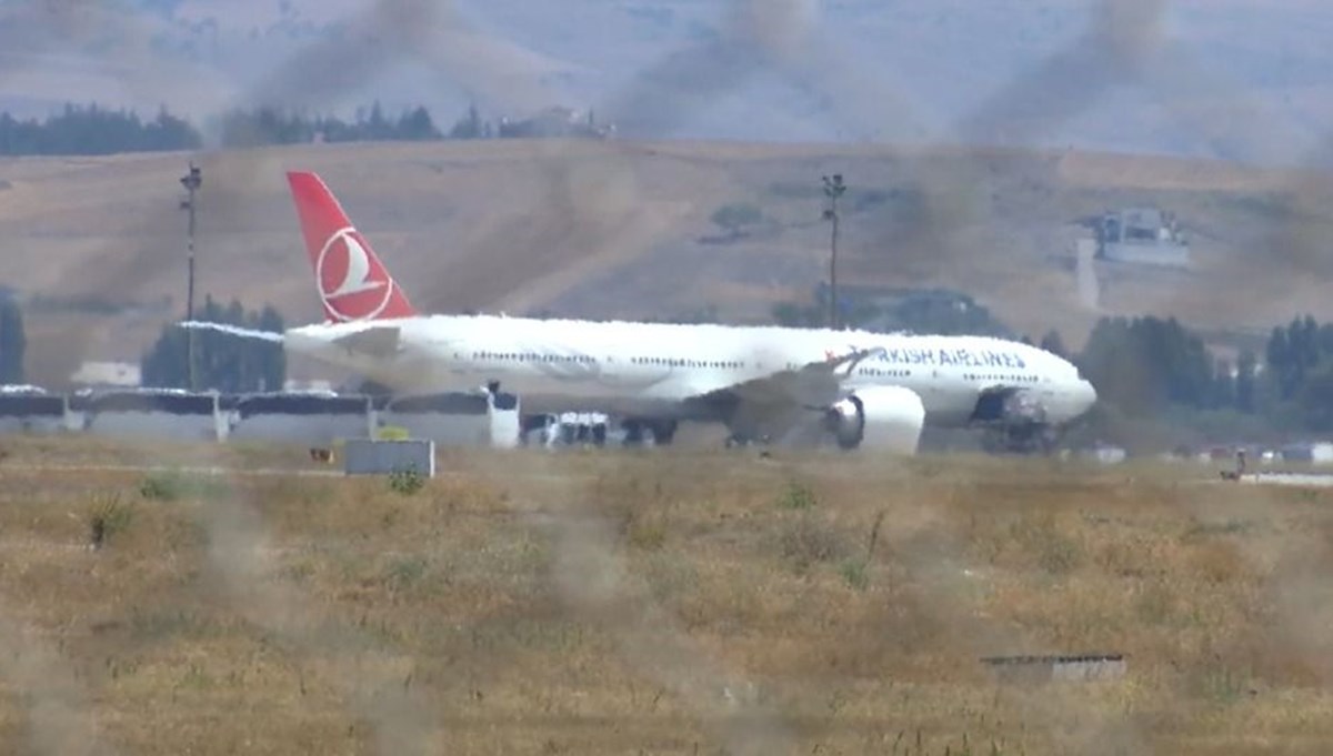 Afganistan'dan ilk asker kafilesi Türkiye'ye döndü