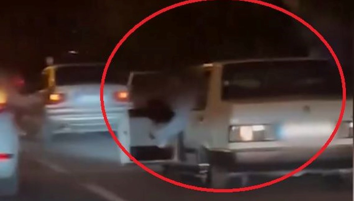 Kapısı açık otomobili ile seyreden sürücüye 32 bin 177 TL ceza Kapısı açık otomobili ile seyreden sürücüye 32 bin 177 TL ceza