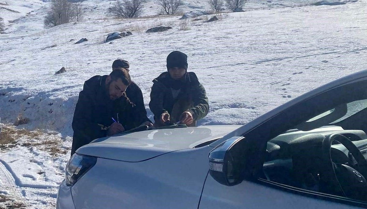 Van'da evrak eksiği olan 3 avcıya 9 bin lira ceza Van'da evrak eksiği olan 3 avcıya 9 bin lira ceza