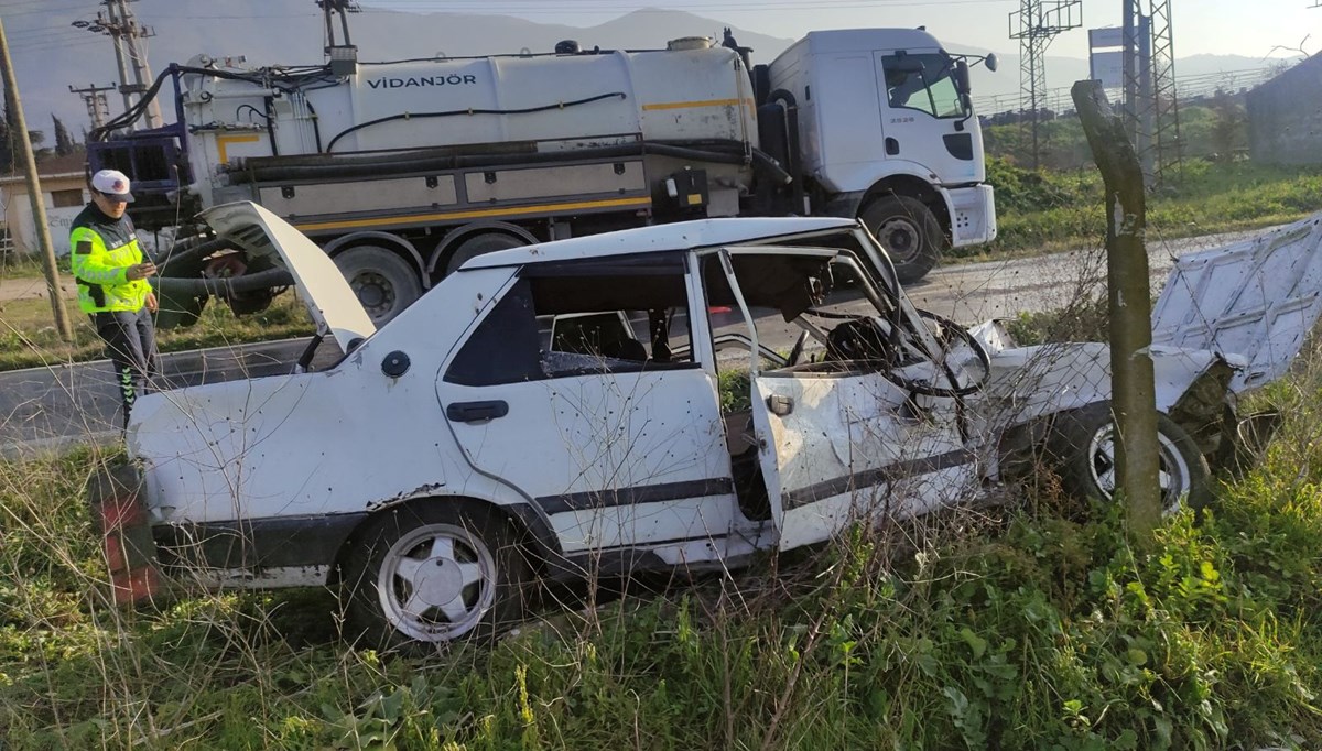 Otomobil ile hafif ticari araç çarpıştı: 5 yaralı