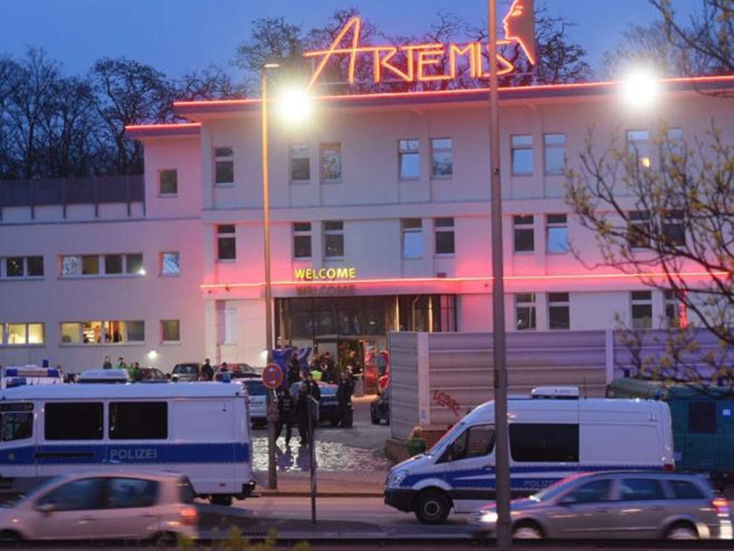 almanya da hayat kadinlari calistiran artemis e baskin son dakika dunya haberleri ntv haber almanya da hayat kadinlari calistiran artemis e baskin son dakika dunya haberleri ntv haber